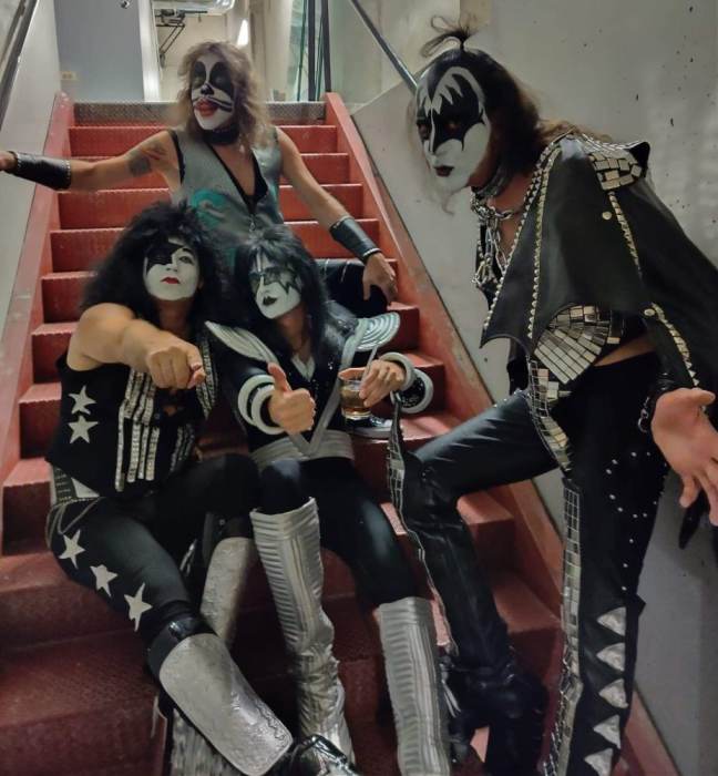The Oriental Theater - KISSm